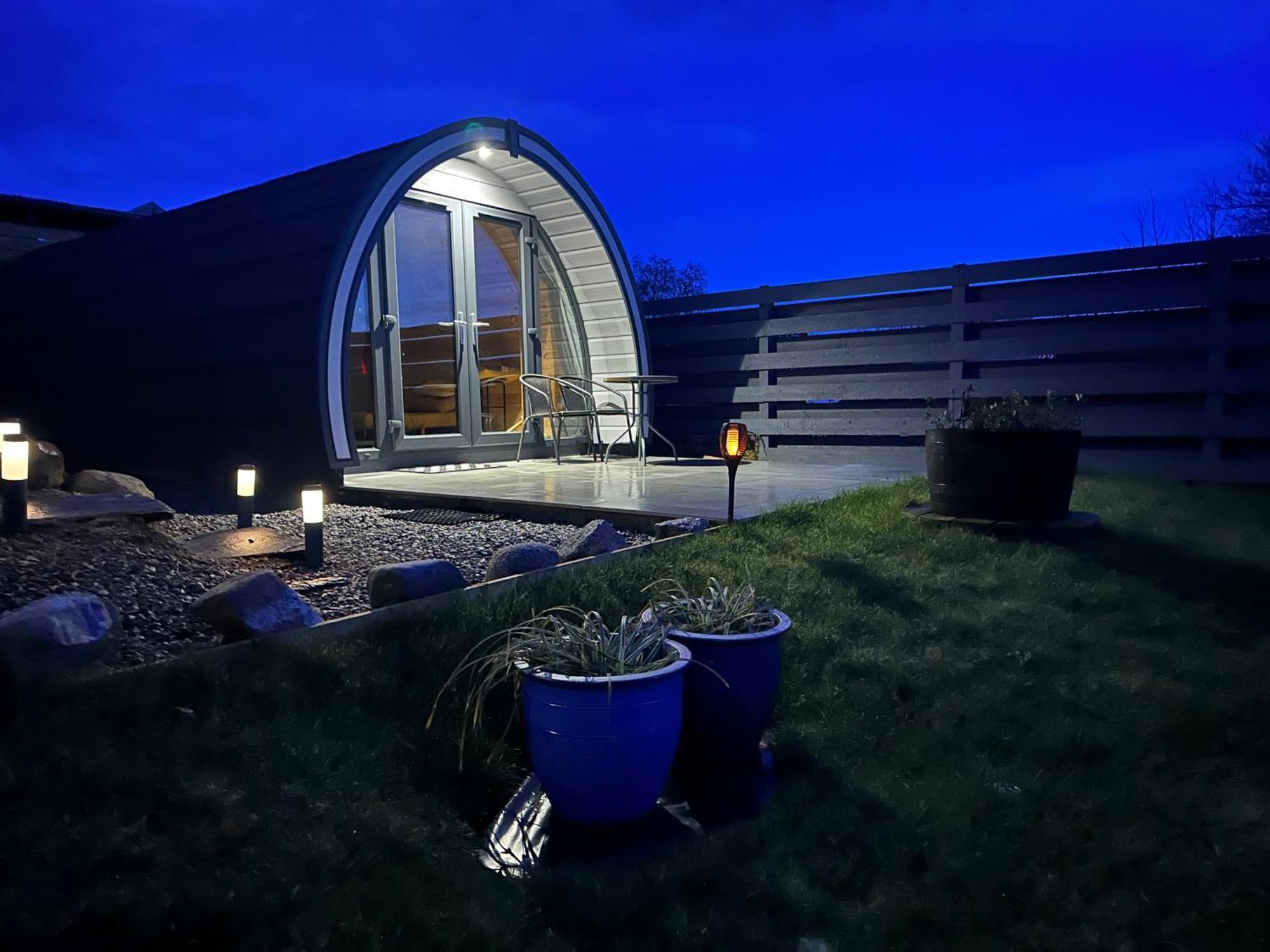 Lochside Lodge Pod Lairg Exterior photo